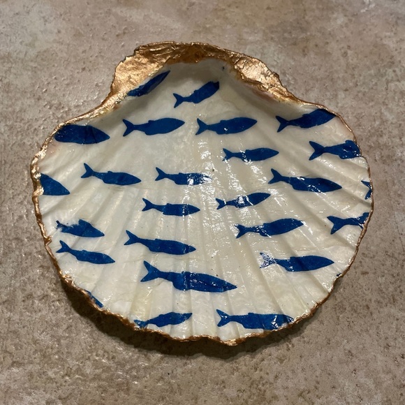 Hand painted soap dishes.Just in time for the holidays. - Picture 6 of 8